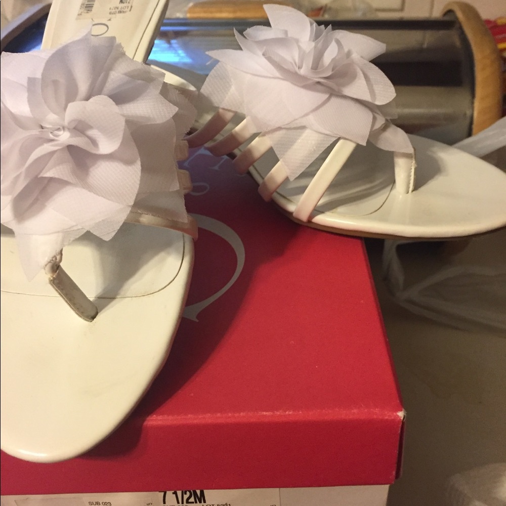 Ladies dressy flats. 2. $15